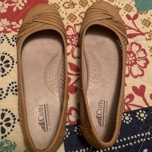 White Mountain - Cliffs - Cream flats